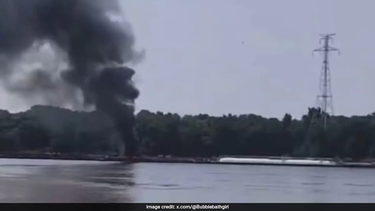 2 Killed In Helicopter Crash While Working On Power Lines Near Mississippi River